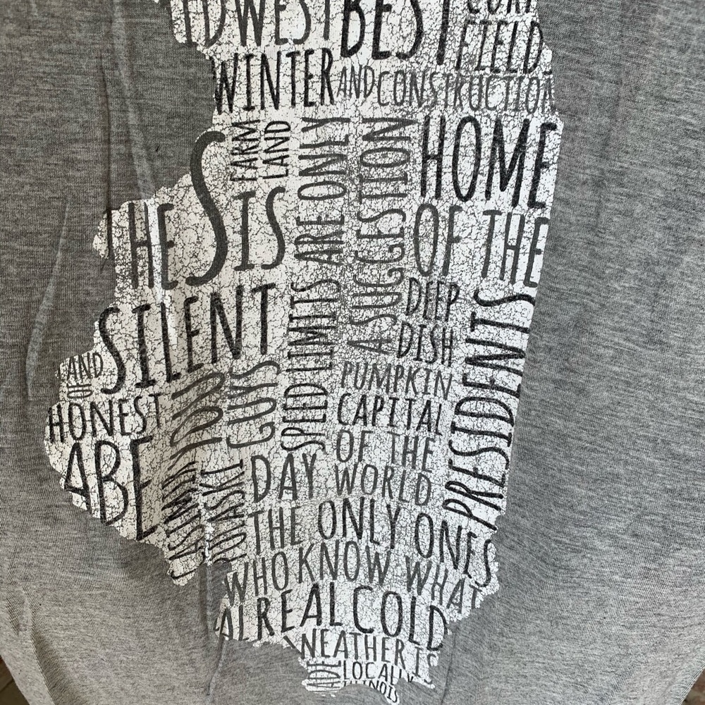 2/$15 V-neck Illinois t shirt - Picture 2 of 3